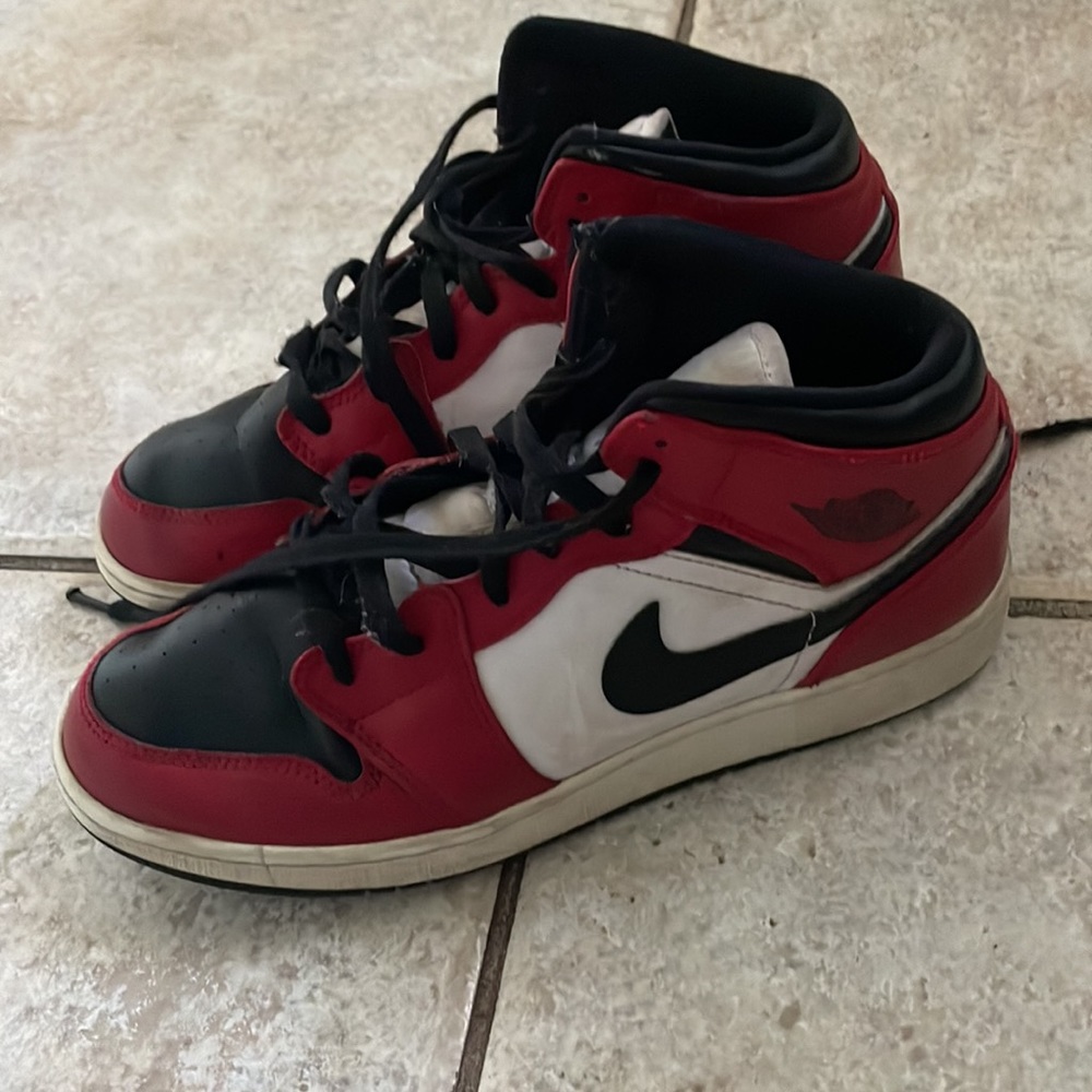 Nike - Picture 2 of 3